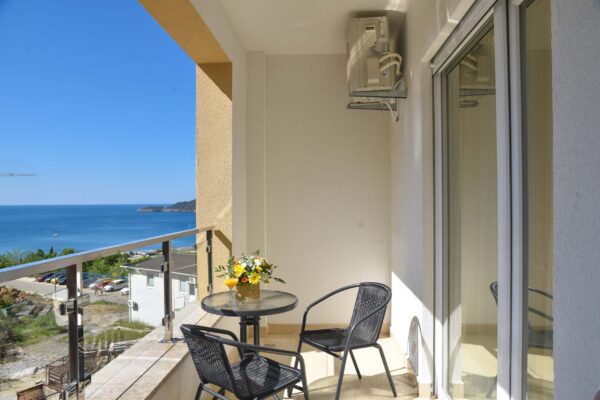 Two apartments, 43 m2 Becici, Budva