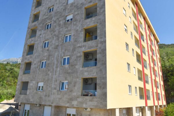 Two apartments, 43 m2 Becici, Budva